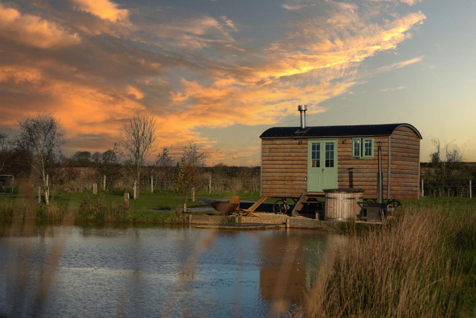 Four Acres Farm Shepherds Huts Donaghadee Exterior photo